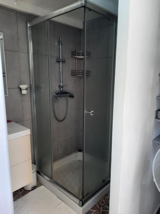 Studio Avec Piscine Privee, Idealement Situe 생클로드 외부 사진